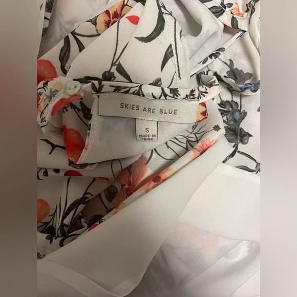 Skies Are Blue White Floral High Neck Top SMALL - Picture 7 of 7